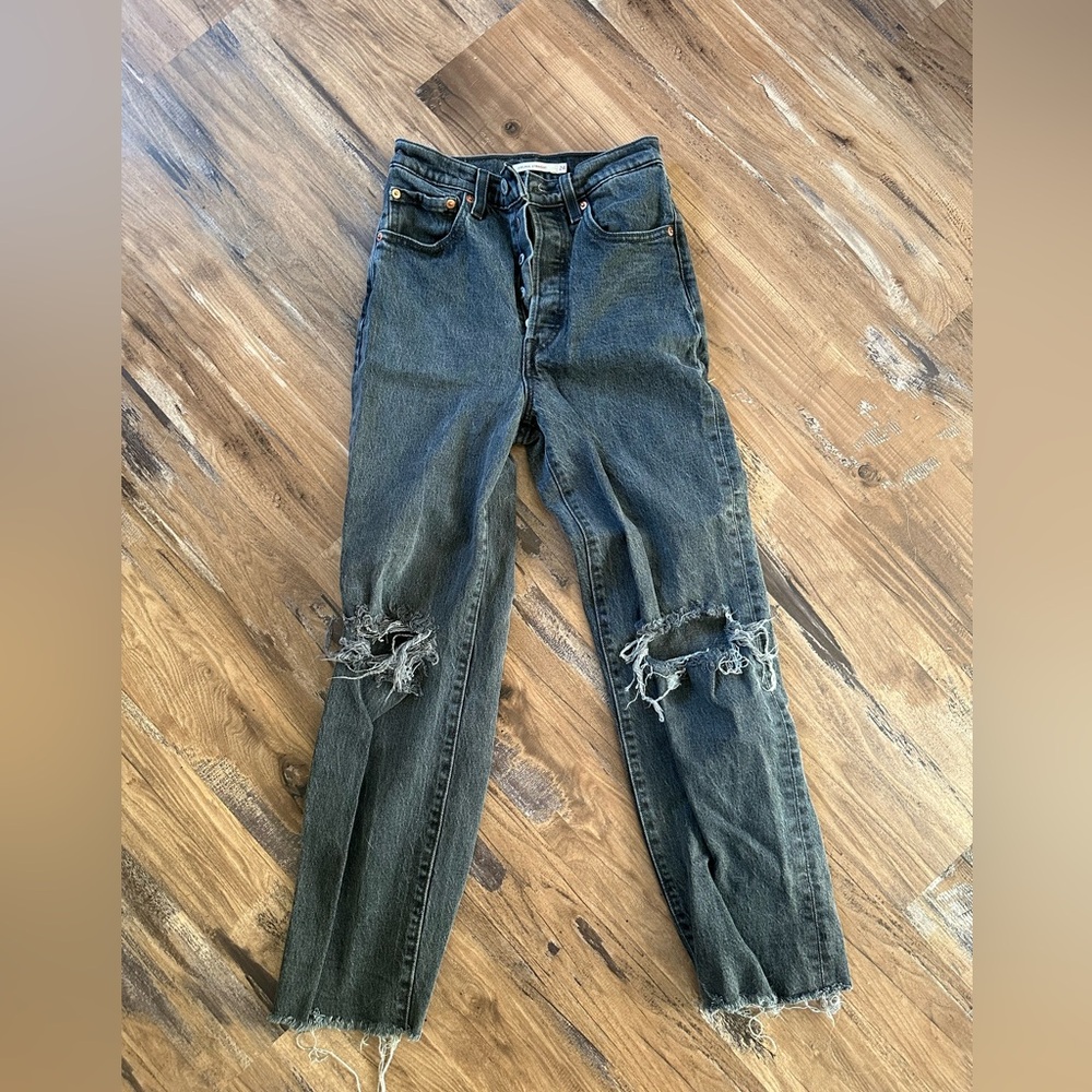 Black Levi’s Wedgie fit